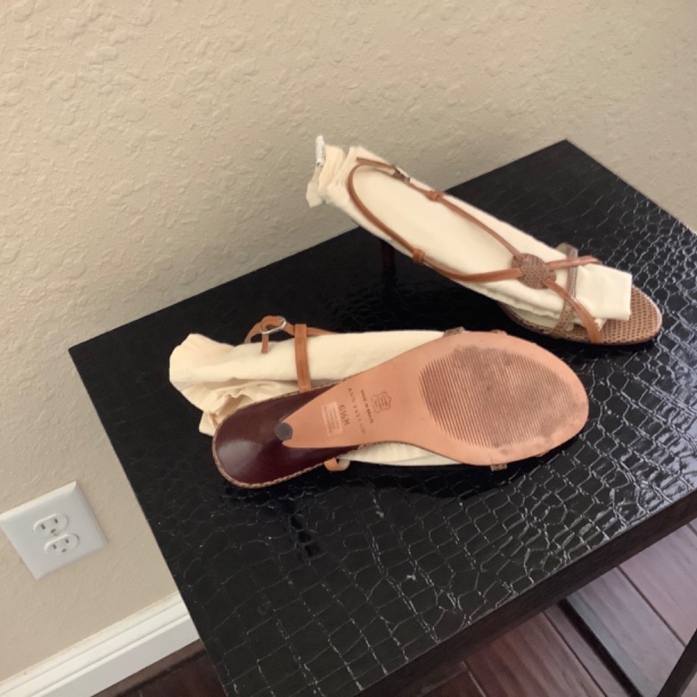 Sandals - Picture 3 of 4